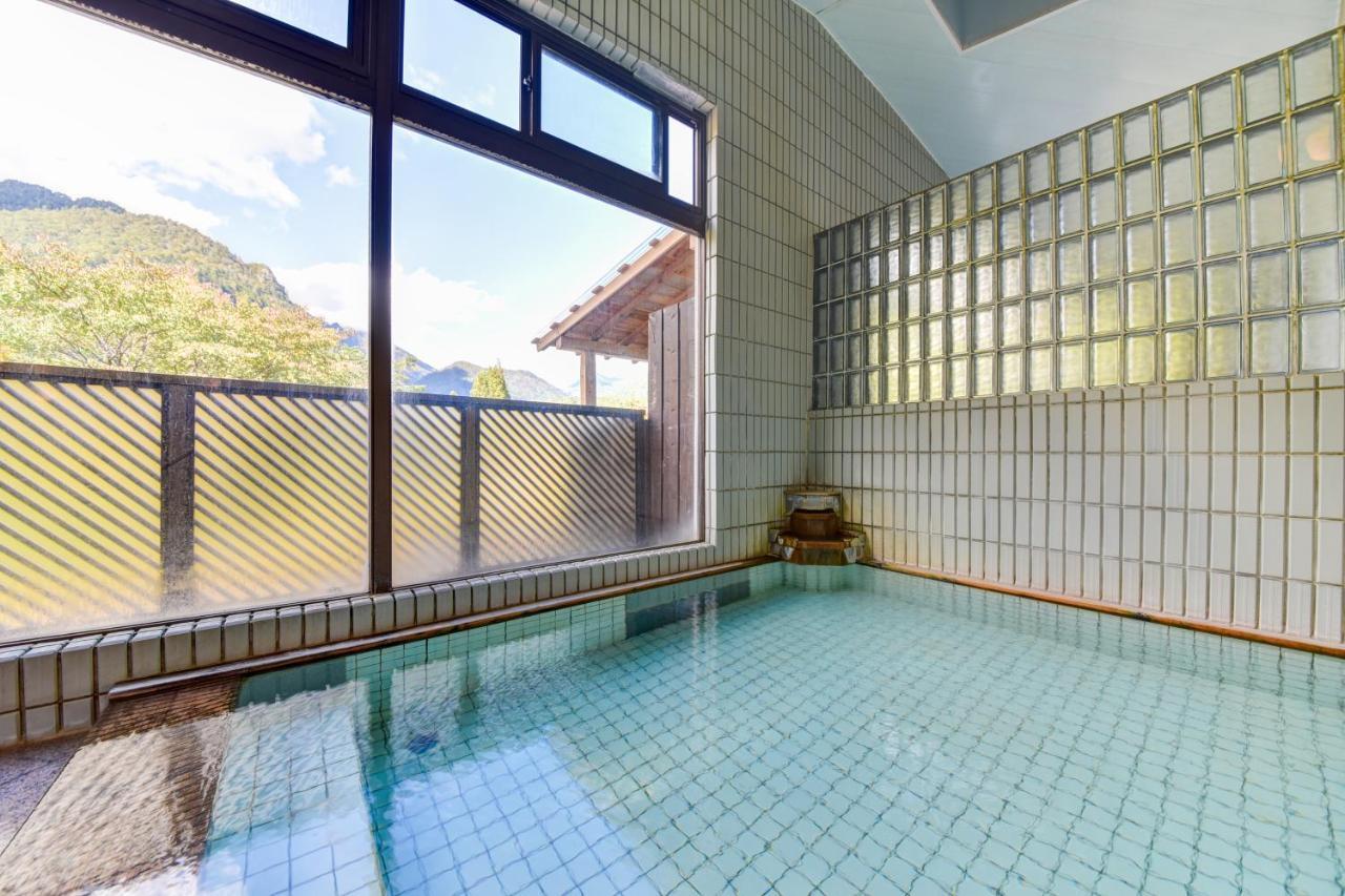 Resort Inn Chirorian Takayama (Gifu) Bagian luar foto